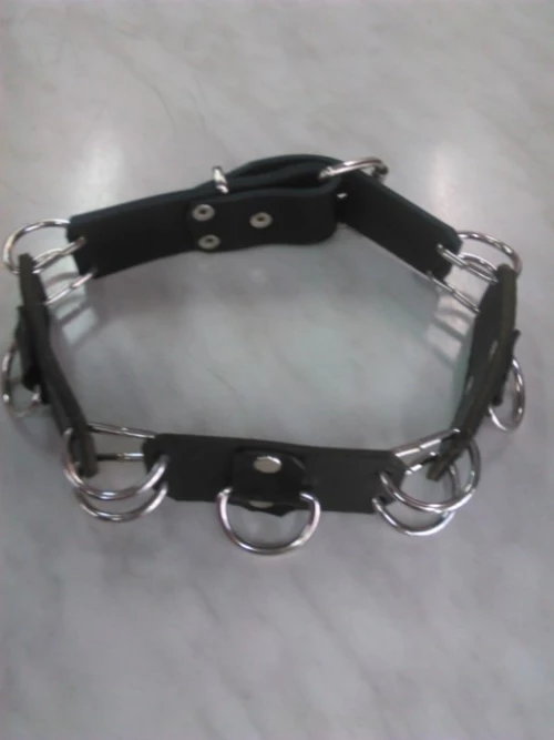 BDSM Περιλαίμιο από χοντρό δέρμα με πολλούς κρίκους