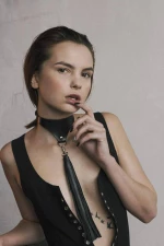 BDSM Περιλαίμιο με δερμάτινο μικρό μαστίγιο