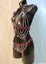 BDSM Γυναικείο αξεσουάρ με αλυσίδες και κόκκινα λουράκια