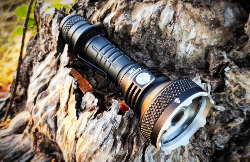 Επιχειρησιακός φακός Acebeam L35 + Battery