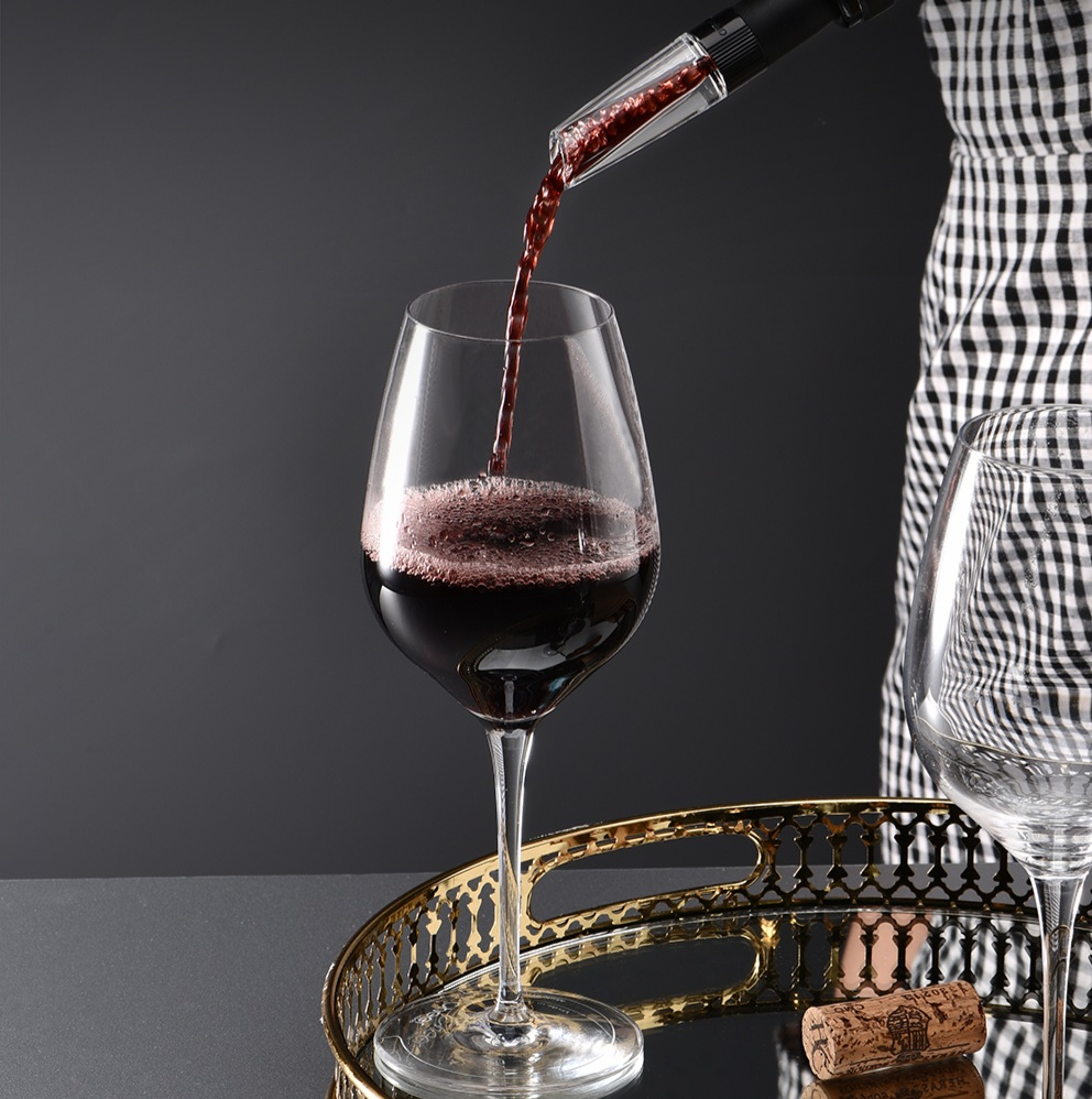 Εξαερωτήρας και σερβίρισμα κρασιού