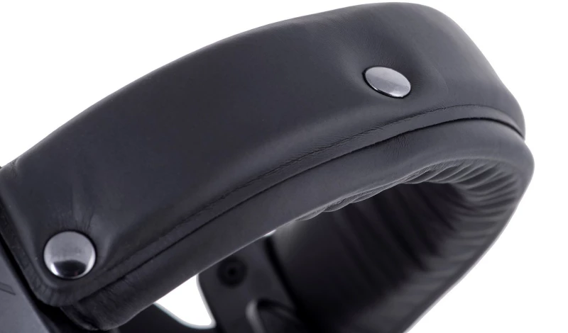 Beyerdynamic DT 770 Pro Black Limited Edition - closed studio headphones