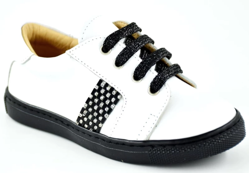 Sneakers Με Λεπτομέρεια Strass