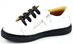 Sneakers Με Λεπτομέρεια Strass