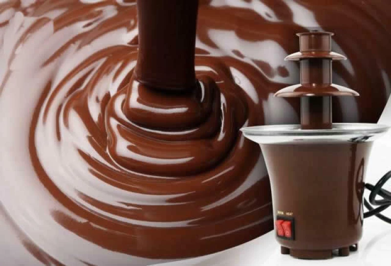Συντριβάνι Σοκολάτας με 3 Επίπεδα -Mini Chocolate Fondue Fountain