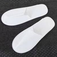 Παντόφλες Ξενοδοχείου Non Woven Closed Toe Σόλα 4mm Λευκό One size
