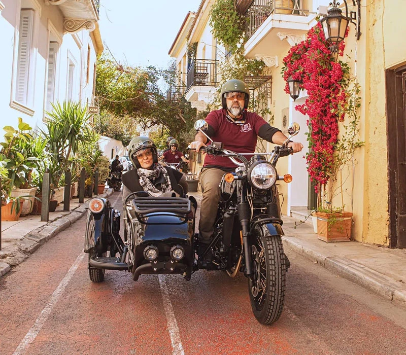 60' βόλτα στην Αθήνα με vintage sidecar, για 2 άτομα!