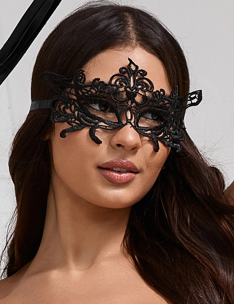 Enchanting Black Eye Mask