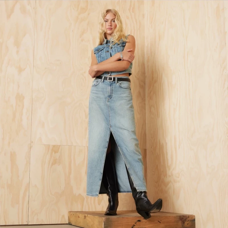 Levi’s® Woman Ankle Column Skirt