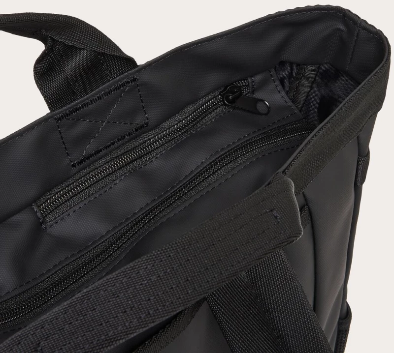 OAKLEY ENDLESS ADVENTURE TC TOTE BAG FOS901340 02E BLACKOUT
