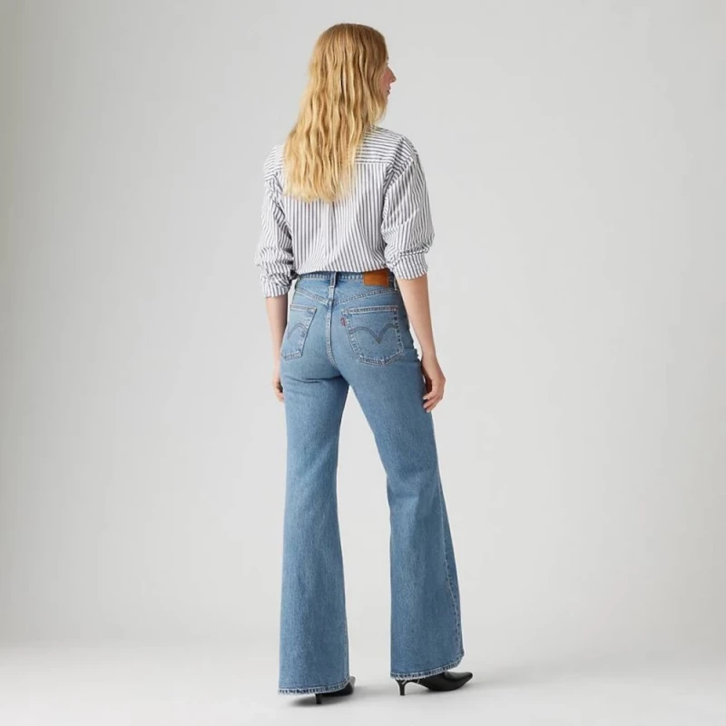 Levi’s® Woman Ribcage Bell Jeans