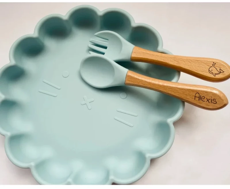 Les Petits Citrons Βρεφικό Σετ Γεύματος Lion Light Blue | Σετ Σιλικόνης με Πιάτο, Κουτάλι, Πιρούνι