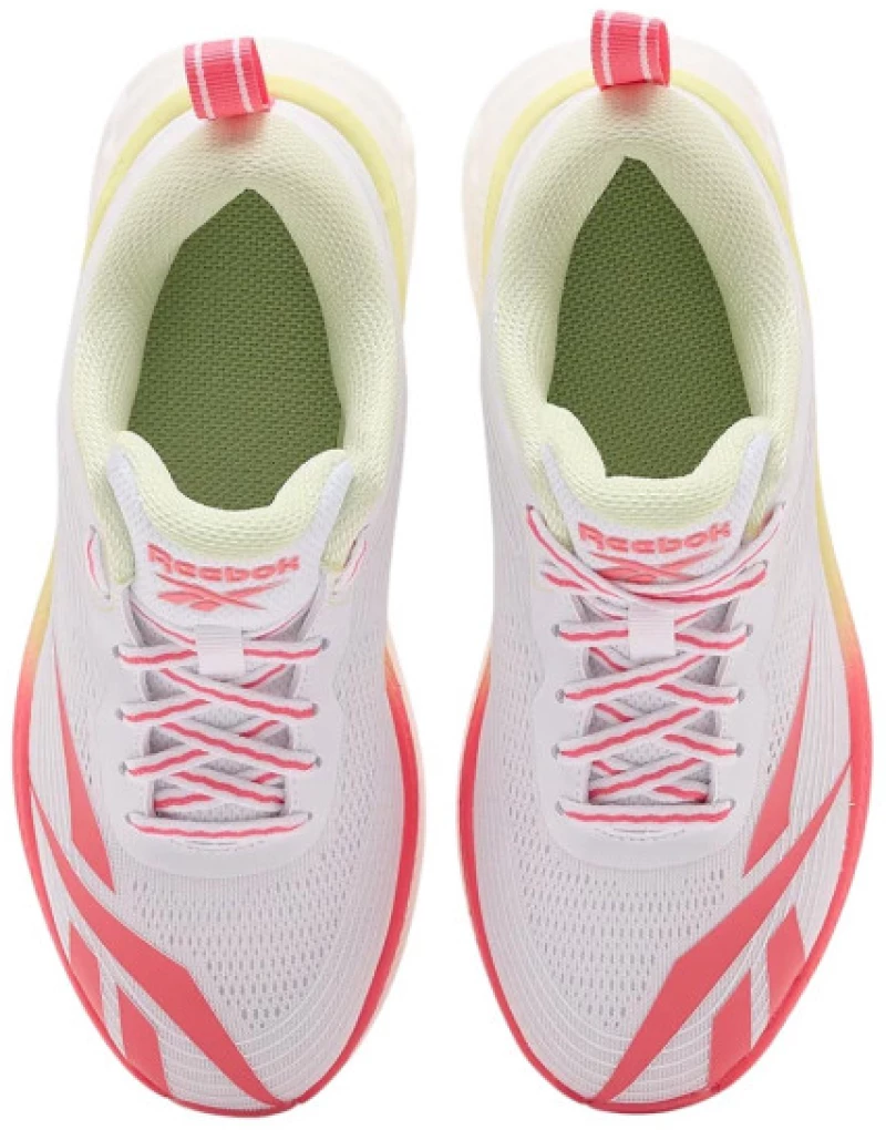 100240136  Reebok Road Strider Reebok