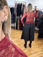 ΜΠΛΟΥΖΑ ΜΕ ΔΑΝΤΕΛΑ ΚΑΙ ΑΝΟΙΓΜΑ ΣΤΟΥΣ ΑΝΤΙΧΕΙΡΕΣ ΜΠΟΡΝΤΟ LD3396R LUMINA