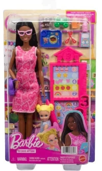 BARBIE ΕΠΑΓΓΕΛΜΑΤΑ ΚΟΥΚΛΑ ΜΕ ΣΚΟΥΡΟ ΧΡΩΜΑ ΔΕΡΜΑ ΚΑΙ ΕΝΑ ΠΑΙΔΙ ΔΑΣΚΑΛΑ- JCR71 JMK17