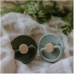 Σετ 2 Πιπίλες Latex FRIGG Little Viking Sage/Olive 0-6 Μηνών