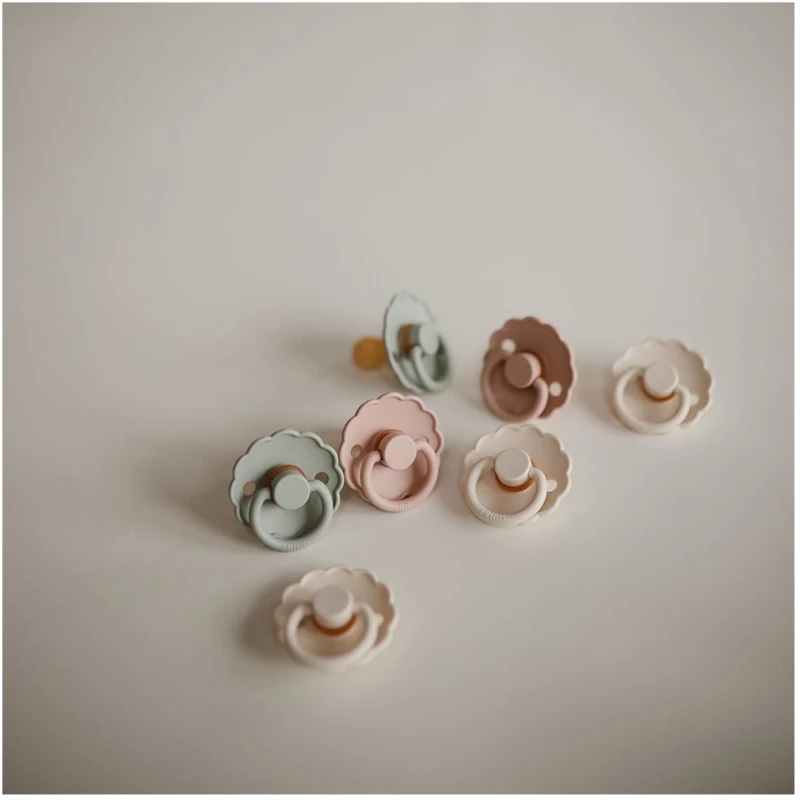 Σετ 2 Πιπίλες Σιλικόνης FRIGG Daisy Little Darling/Cream 6-18 Μηνών