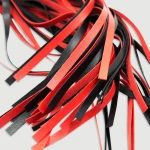 Flogger Με Πλεκτή Λαβή & Μαλακές Ουρές Braided Handle Flogger With Soft Strands – Κόκκινο/Μαύρο