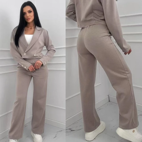 Σετ φόρμας με cropped σακάκι και παντελόνι