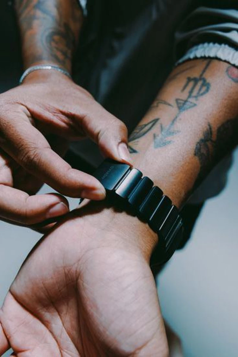 Nomad Stratos Band Black Titanium